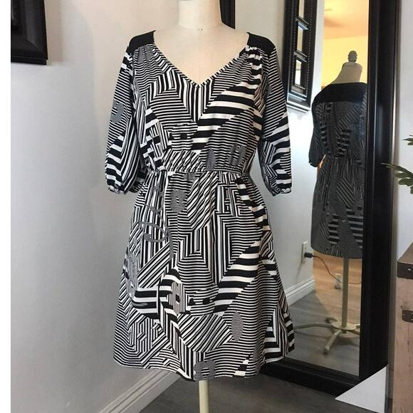 Love Delirious Los Angeles Casual  V-neck Black and White Women's  Dress Medium - Picture 1 of 6